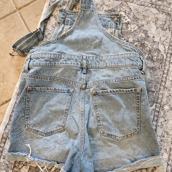 Urban Outfitters Short Overalls - Picture 3 of 5